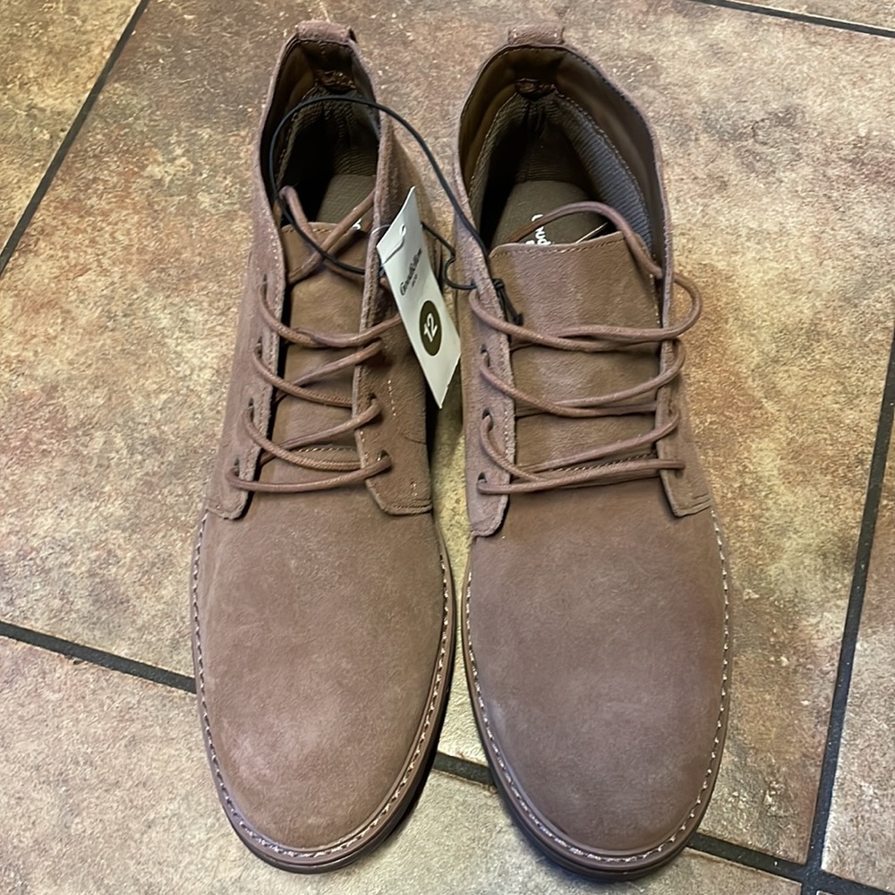 NWT Brantley Genuine Leather Chukka Boots - size 12